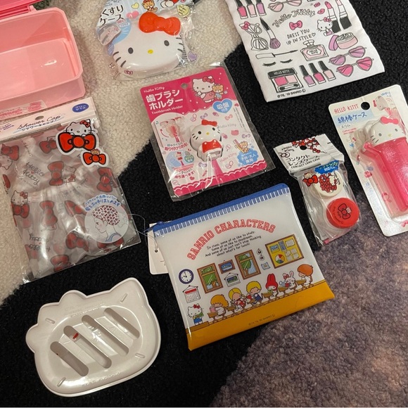 🎀 9pc Sanrio Hello Kitty Travel Accessories Bundle (HK1) - Picture 6 of 7